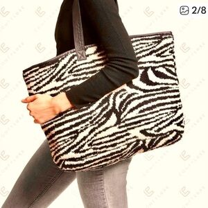 NEW ComfyLuxe Zebra Print Blanket Luxury Soft Large Tote Bag New with tags NWT